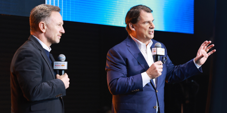 Ford “frustrada” com a demora na resolução do caso Horner