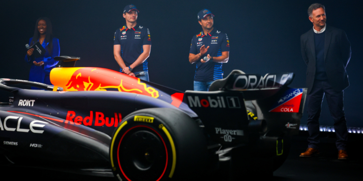 Horner: “Houve uma distração, mas a equipa está muito unida e focada na temporada”