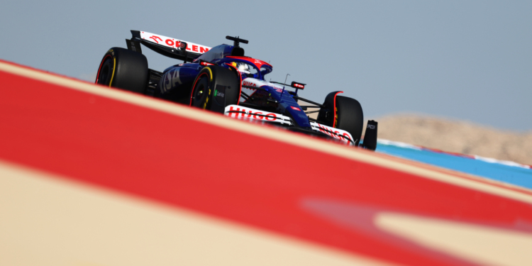 Ricciardo lidera primeira sessão pouco representativa no Bahrain