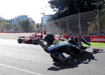 Alonso penalizado com 20 segundos pelo seu papel no acidente de Russell