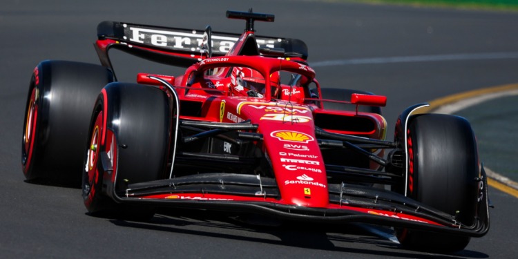Leclerc termina o dia na frente de Verstappen em Melbourne 