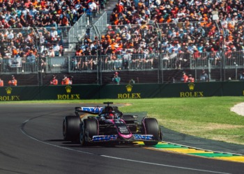 Ocon acredita que ‘tear-off’ o impediu de lutar pelos primeiros pontos do ano em Melbourne