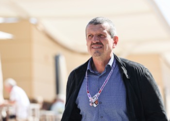 Steiner afirma ter ficado “demasiado tempo” na Haas