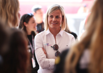 Susie Wolff apresenta queixa-crime contra a FIA