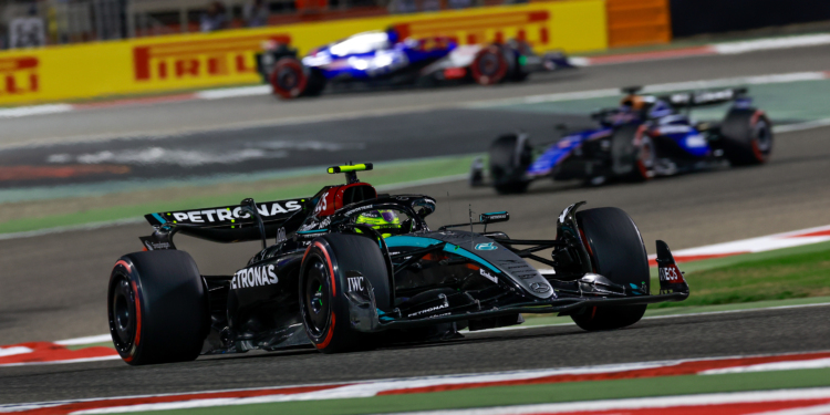 Hamilton: “Estamos mais longe do que pensávamos”