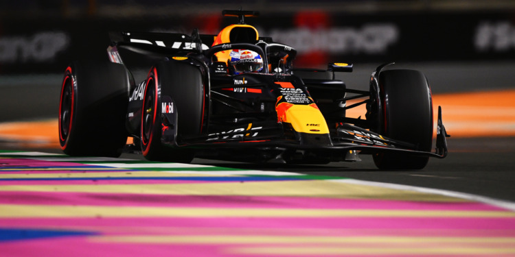 Verstappen alcança a pole position pelo segundo fim de semana consecutivo