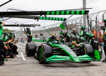 Sauber pede desculpa aos seus pilotos após problemas nas boxes pela terceira corrida consecutiva