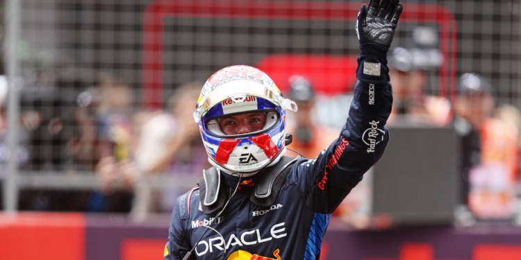 Verstappen vence sprint na frente de Hamilton e Pérez em Xangai