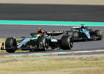 Wolff acredita que stint “atroz” com os duros impediu Russell e Hamilton de lutarem pelo pódio