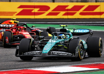 Aston Martin pede revisão à penalização de Alonso em Xangai