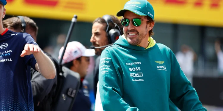 Oficial: Alonso renova com a Aston Martin
