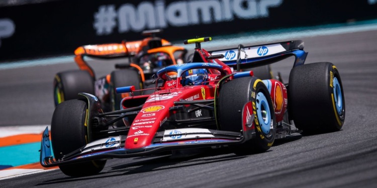 Sainz é penalizado pelo incidente com Piastri e perde uma posição em Miami