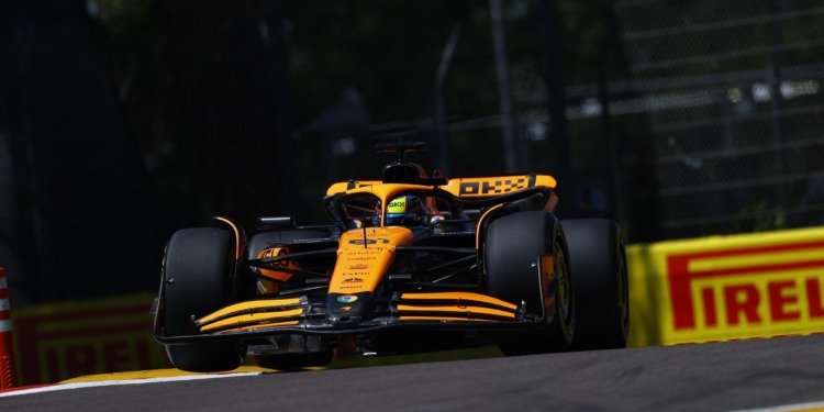 Piastri termina o último treino na frente, Alonso e Pérez causam bandeiras vermelhas