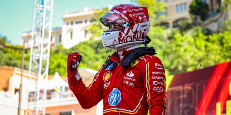 Leclerc revela susto antes da qualificação e diz já estar focado em converter a pole em vitória