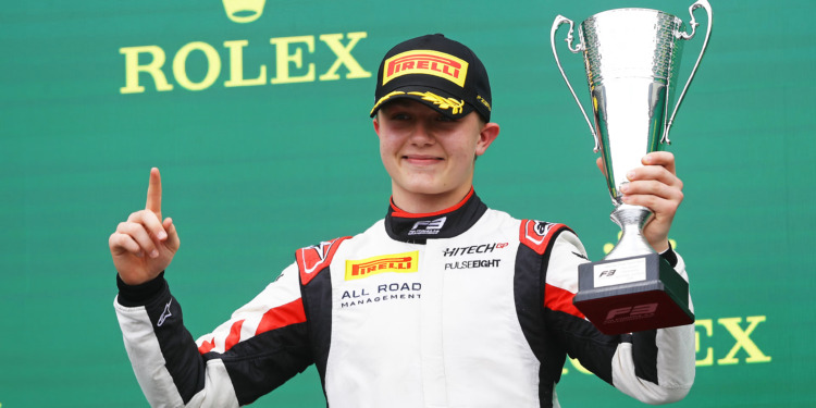 Stenshorne junta-se à academia da McLaren e é banido por uma corrida no mesmo dia