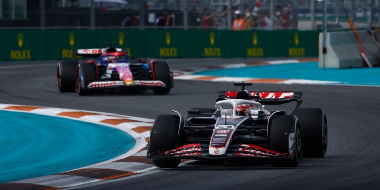 Magnussen fica a dois pontos de ser banido por uma corrida após o Grande Prémio de Miami