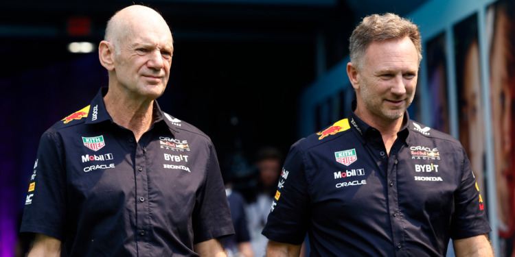 Newey admite que regresso à Fórmula 1 é um cenário “provável”