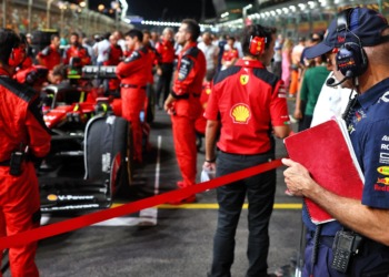 Hamilton afirma que Newey seria uma adição “incrível” para a Ferrari