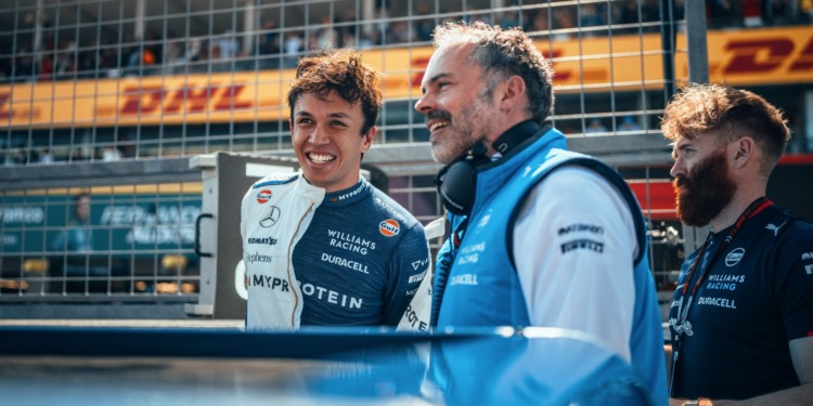 Oficial: Albon assina novo contrato de vários anos com a Williams