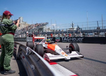 Senna foi homenageado com parada no Grande Prémio Histórico do Mónaco 