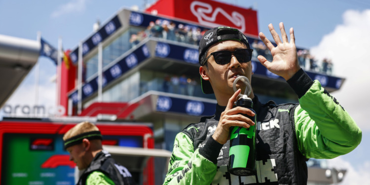 Zhou já não descarta a posição de piloto de reserva para 2025