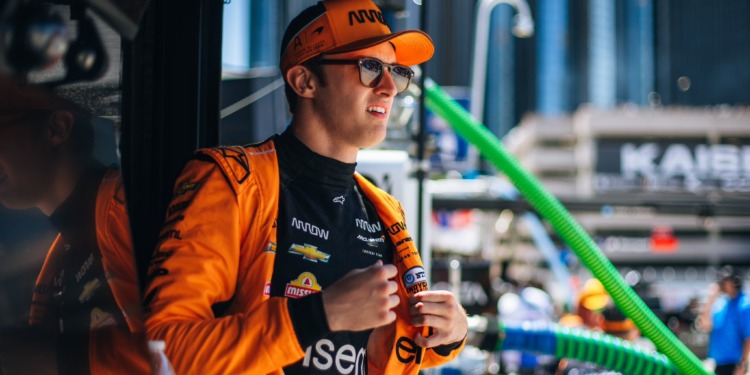 Pourchaire é a nova vítima da surreal gestão de pilotos da McLaren na IndyCar