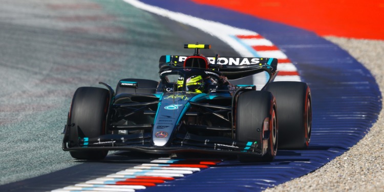 Hamilton lamenta qualificação sprint “bastante desastrosa”
