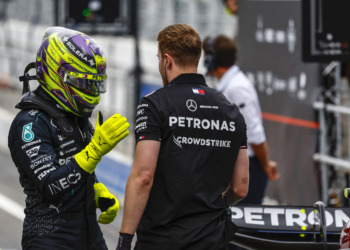 Hamilton: “Está a ser cada vez mais agradável pilotar este carro”