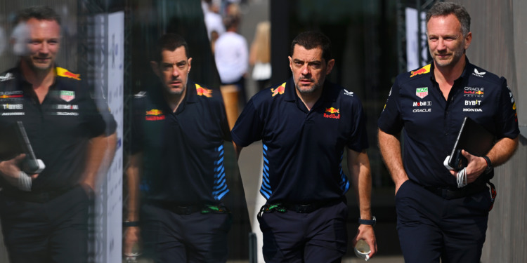 Jos diz estar farto de Horner e o britânico responde: “O meu interesse é o desempenho dos pilotos e da equipa”