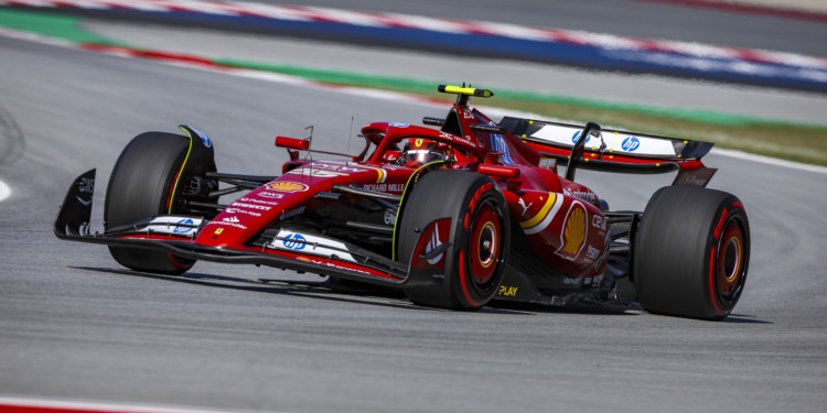 Sainz explica desempenho da Ferrari: “Ainda temos porpoising nas curvas de alta velocidade”