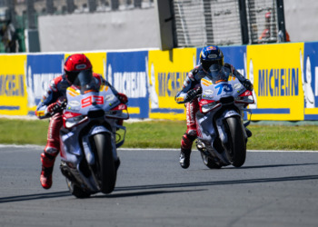 Hamilton em conversações para adquirir equipa no MotoGP