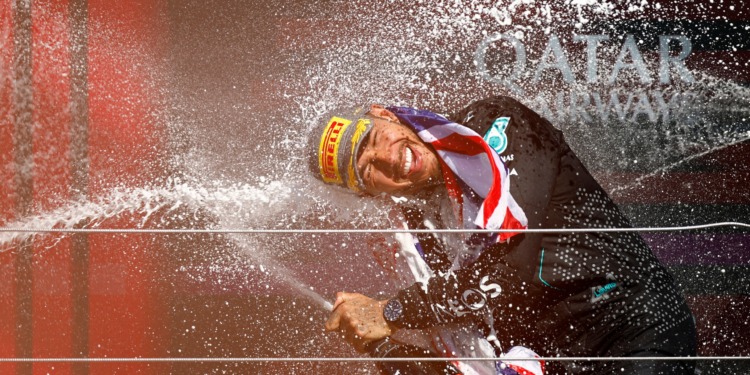 Hamilton: “Houve dias em que senti que não era suficientemente bom ou que não ia voltar a estar onde estou hoje”