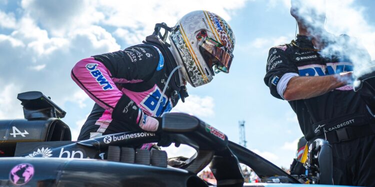 Oficial: Ocon junta-se à Haas em 2025