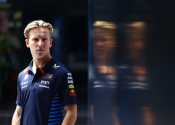 Lawson testará o carro de 2024 da Red Bull em Silverstone