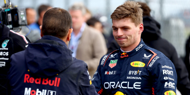 Verstappen “bastante satisfeito” com o quarto lugar depois de ter “destruído” o fundo no Q1