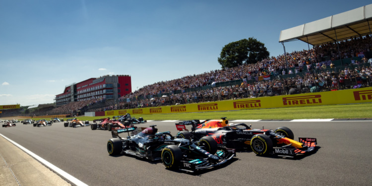 Verstappen revela problemas de visão resultantes da colisão com Hamilton em 2021