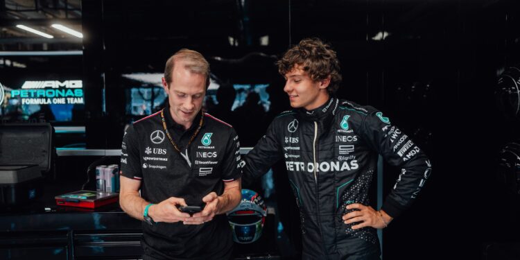 Hamilton sobre Antonelli: “Estou muito entusiasmado por ver o seu progresso” 