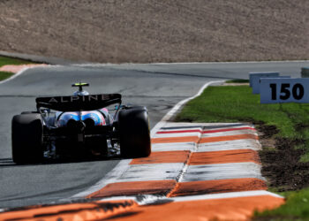 Funcionários da Renault organizam protesto contra a decisão da Alpine em Monza