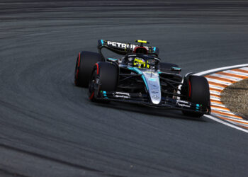 Hamilton penalizado por bloquear Pérez na qualificação