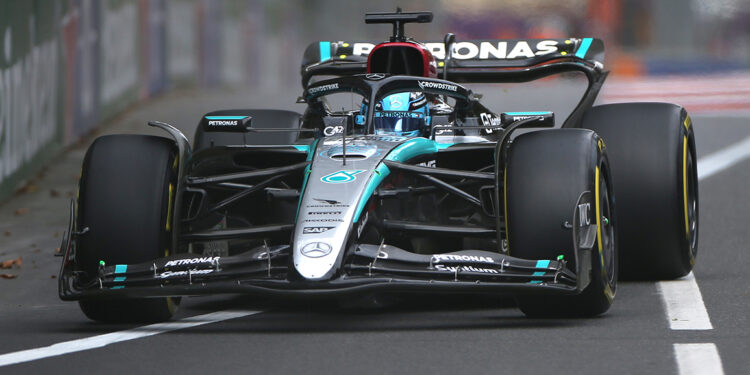 Russell coloca a Mercedes na frente antes da qualificação em Baku