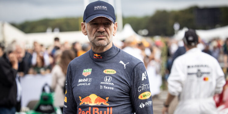 Newey regressa à competição no Estoril