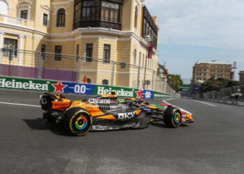 Norris e o controverso ‘mini-DRS’: “Estou satisfeito por estarmos a forçar os limites”