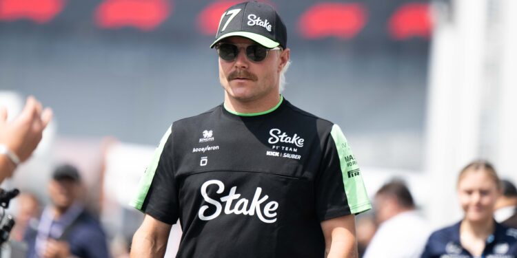 Bottas espera chegar a acordo com a Sauber, mas não descarta regresso à família Mercedes