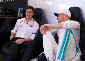 Wolff confirma negociações com Bottas