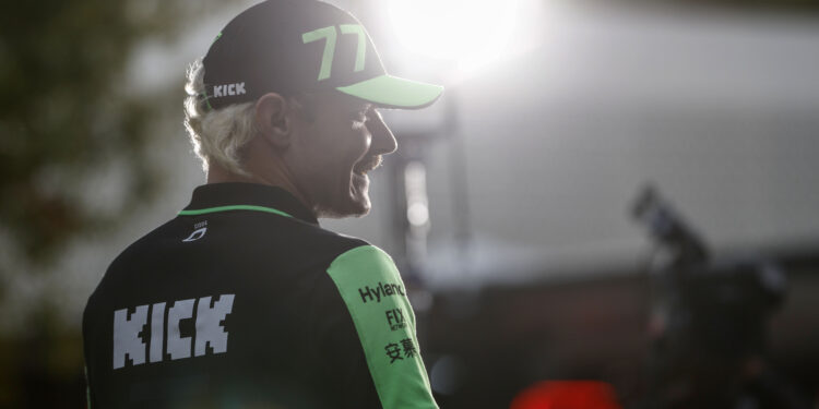 Bottas descarta ingressar na família Red Bull: “Há uma pessoa dentro da equipa que está contra mim”