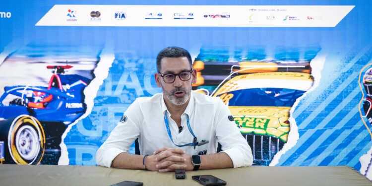 Diretora de corrida da Fórmula 2 é afastada e substituída por Rui Marques