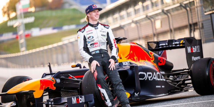 [FOTOS] Rovanpera testou o Red Bull RB8 na Áustria