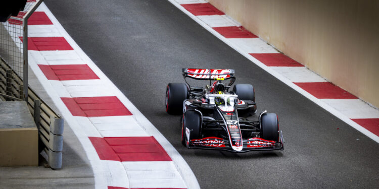 Hulkenberg é penalizado e perde o quarto lugar na grelha em Abu Dhabi