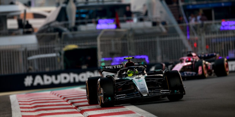 Hamilton: “Tinha muitas esperanças para o fim de semana. É simplesmente a minha sorte”