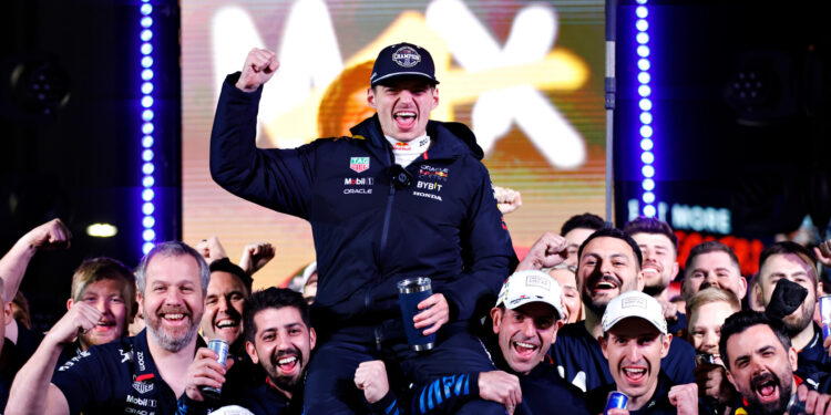 Verstappen votado o melhor piloto de 2024 pelos colegas